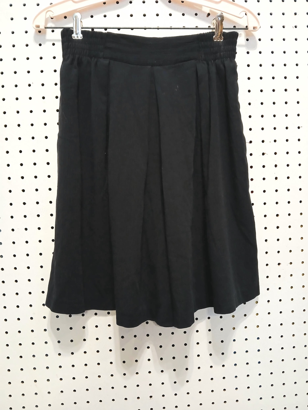 Michelle Michellle Flattering Black A-Line Pleated Shorts with Elastic Waist